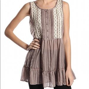 NWT ryu Ruffle lace tie back top in mauve Sz M